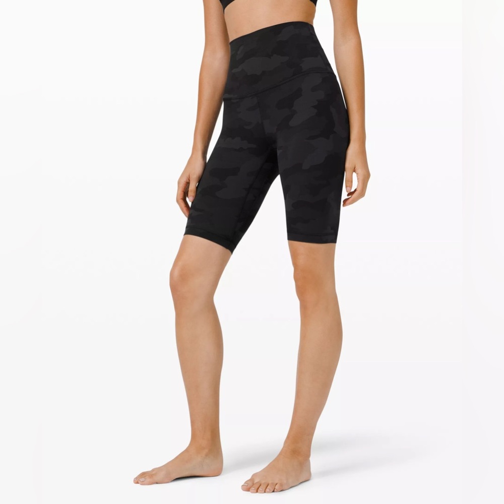 LULULEMON ALIGN ™ SUPER-HIGH-RISE SHORT 6” in Heritage 365 Camo Deep Coal Multi